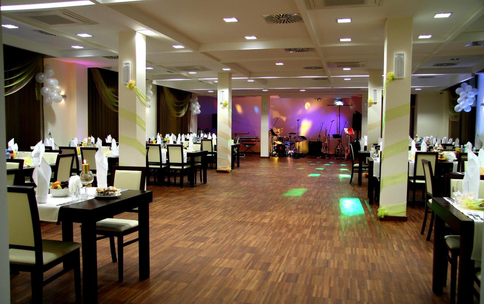 Hotel Aviator Kielce "Business Hotel Medical & Spa" Exterior photo