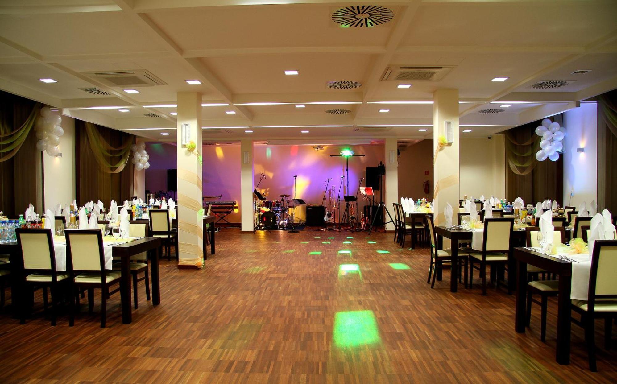 Hotel Aviator Kielce "Business Hotel Medical & Spa" Exterior photo