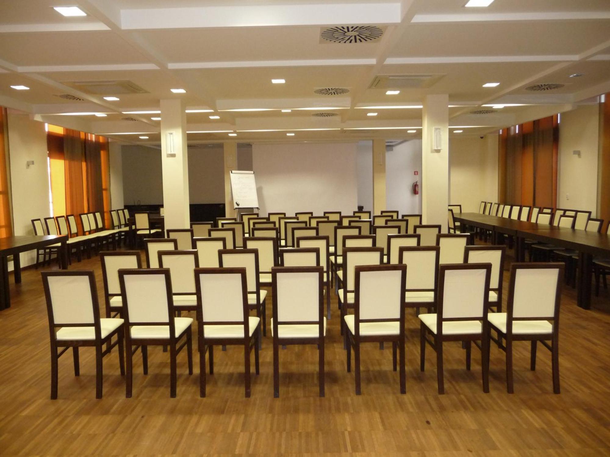 Hotel Aviator Kielce "Business Hotel Medical & Spa" Exterior photo