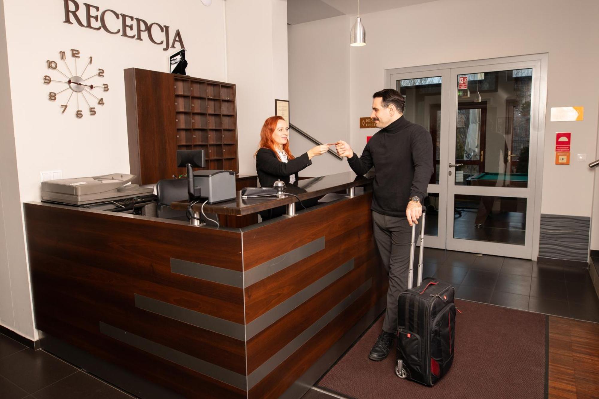 Hotel Aviator Kielce "Business Hotel Medical & Spa" Exterior photo