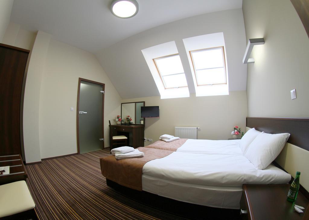 Hotel Aviator Kielce "Business Hotel Medical & Spa" Exterior photo